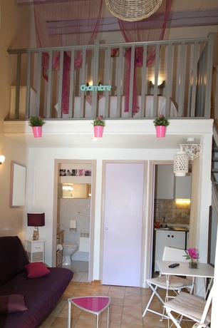 Imagen de la habitación del Hotel Auberge Des Pins, Tourrettes. Foto 8