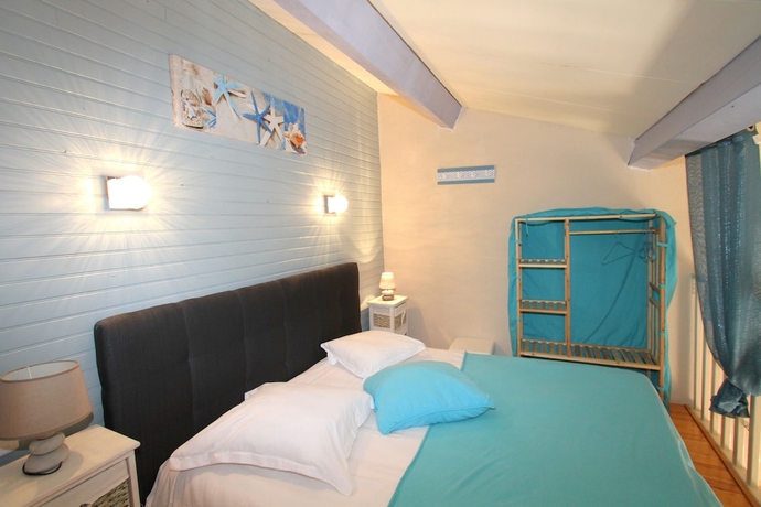 Imagen de la habitación del Hotel Auberge Des Pins, Tourrettes. Foto 9