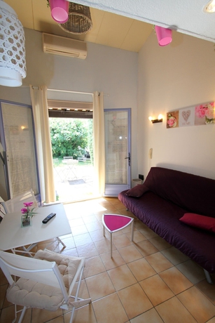 Imagen de la habitación del Hotel Auberge Des Pins, Tourrettes. Foto 12