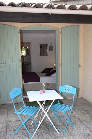 Imagen de la habitación del Hotel Auberge Des Pins, Tourrettes. Foto 15