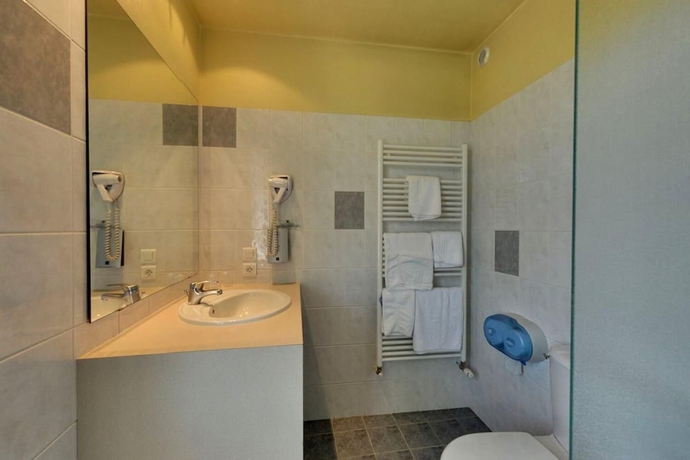 Imagen de la habitación del Hotel Auberge Des Vieux Ch&ecirc;nes. Foto 15