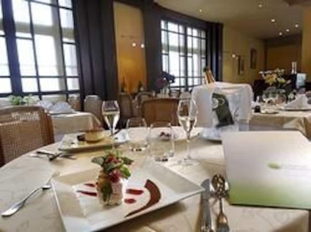 Imagen del bar/restaurante del Hotel Auberge Des Vieux Ch&ecirc;nes. Foto 4