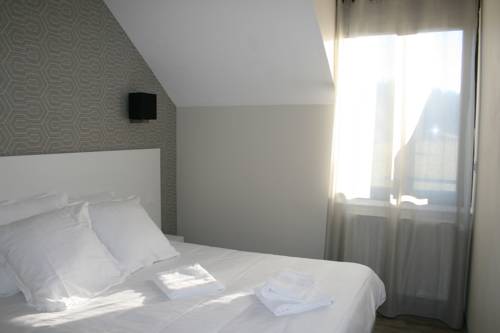 Imagen de la habitación del Hotel Auberge Du Ch&acirc;teau De Joux. Foto 4