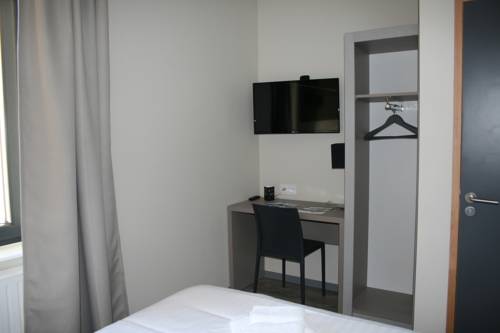 Imagen de la habitación del Hotel Auberge Du Ch&acirc;teau De Joux. Foto 7