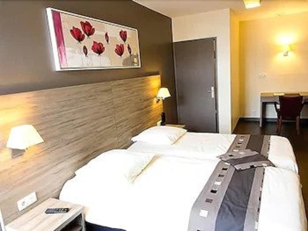 Imagen de la habitación del Hotel Auberge Du Cheval Blanc, Rennes. Foto 11