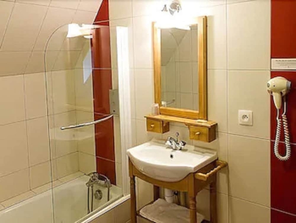 Imagen de la habitación del Hotel Auberge Du Cheval Blanc, Rennes. Foto 13