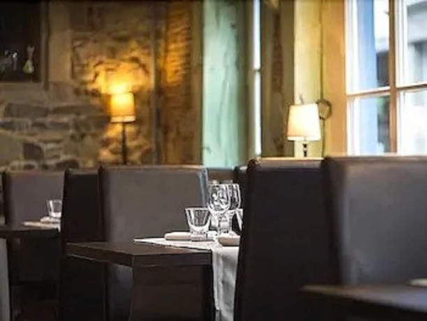 Imagen del bar/restaurante del Hotel Auberge Du Cheval Blanc, Rennes. Foto 4