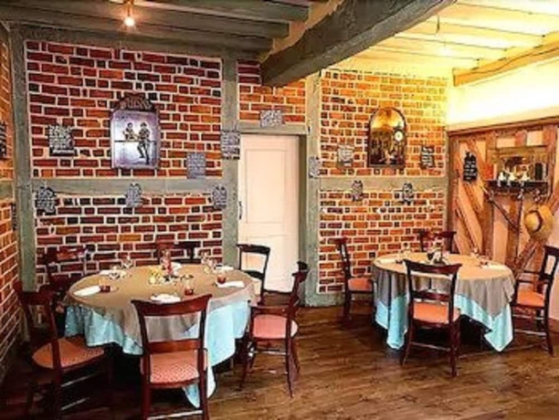 Imagen del bar/restaurante del Hotel Auberge Du Cheval Blanc, Rennes. Foto 5