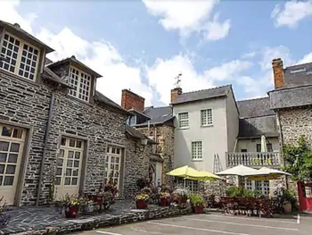 Imagen general del Hotel Auberge Du Cheval Blanc, Rennes. Foto 2