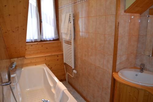 Imagen de la habitación del Hotel Auberge Du H&eacute;risson. Foto 3