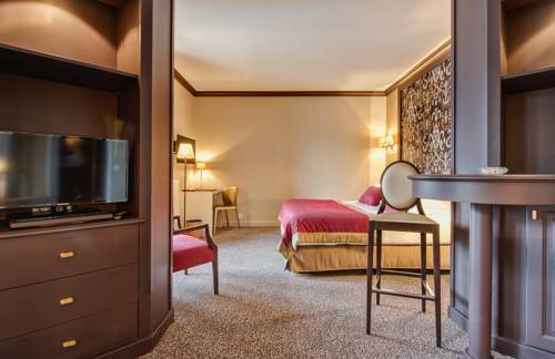 Imagen de la habitación del Hotel Auberge Du P&egrave;re Bise. Foto 2