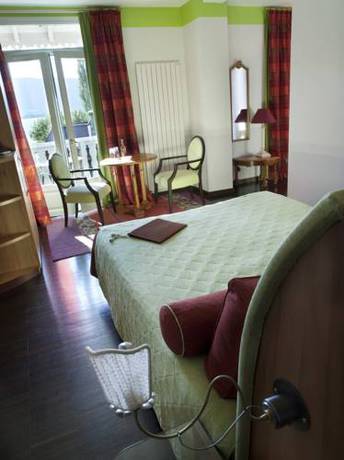 Imagen de la habitación del Hotel Auberge Du P&egrave;re Bise. Foto 11