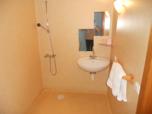 Imagen de la habitación del Hotel Auberge Du Saut Des Cuves. Foto 3