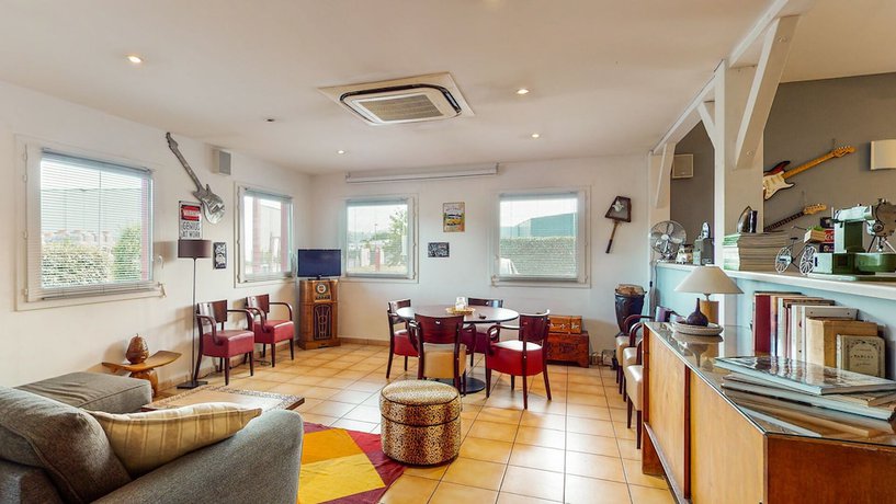 Imagen de los interiores del Hotel Auberge EverHôtel. Foto 18