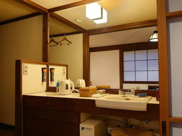 Imagen de la habitación del Hotel Auberge Kunugiya. Foto 10