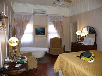 Imagen de la habitación del Hotel Auberge La Grande Maison. Foto 1
