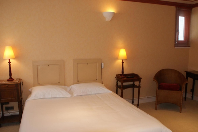 Imagen de la habitación del Hotel Auberge La Tomette, The Originals Relais. Foto 9