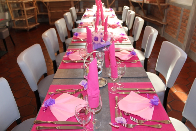 Imagen del bar/restaurante del Hotel Auberge La Tomette, The Originals Relais. Foto 8