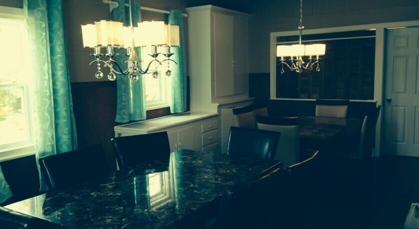 Imagen de los interiores del Hotel Auberge Lac St-jean. Foto 33