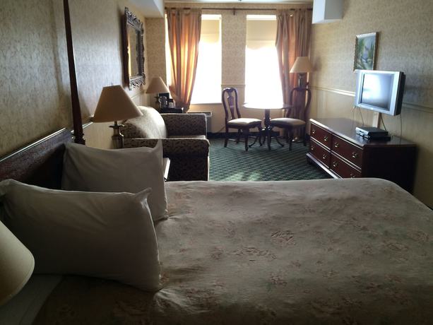 Imagen de la habitación del Hotel Auberge Montebello. Foto 2