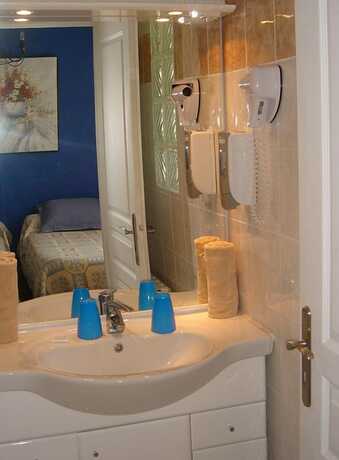 Imagen de la habitación del Hotel Auberge Provencale. Foto 15