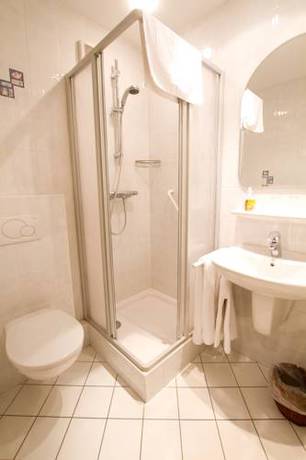 Imagen de la habitación del Hotel Auberge Rustique. Foto 3
