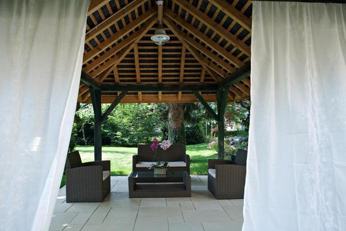 Imagen de los exteriores del Hotel Auberge Saint Simond. Foto 6