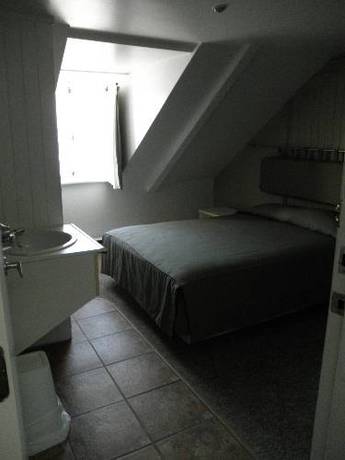 Imagen de la habitación del Hotel Auberge Saint-louis. Foto 3