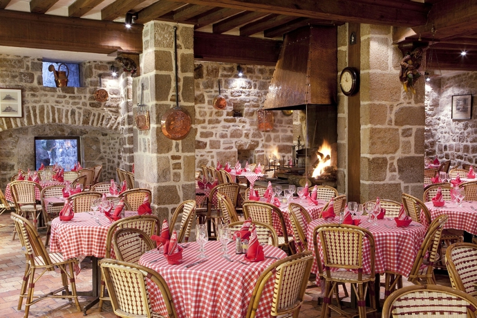 Imagen del bar/restaurante del Hotel Auberge Saint-pierre, Mont Saint Michel. Foto 3