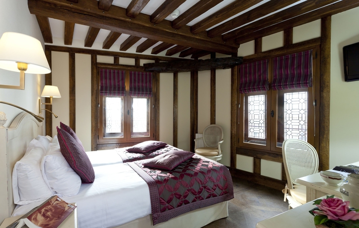 Imagen de los interiores del Hotel Auberge Saint-pierre, Mont Saint Michel. Foto 19