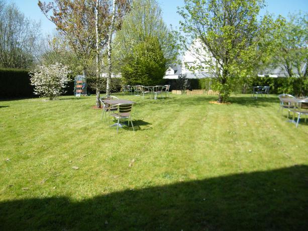 Imagen de los exteriores del Hotel Auberge Saint-thegonnec. Foto 4