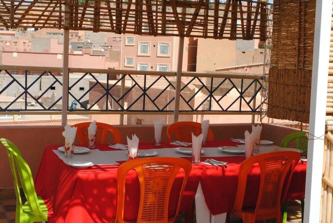 Imagen del bar/restaurante del Hotel Auberge Tamazirt. Foto 2