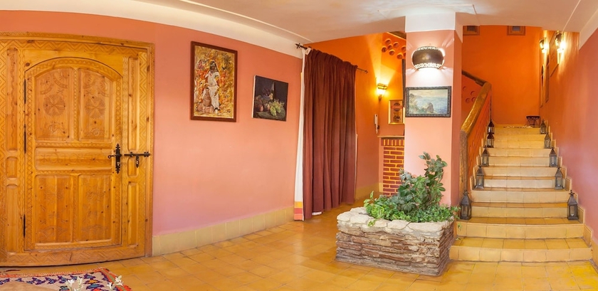 Imagen de los interiores del Hotel Auberge Zaratoustra. Foto 18