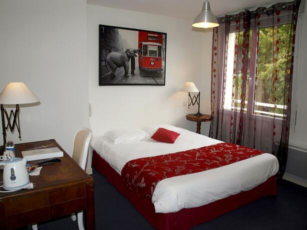 Imagen general del Hotel Auberge du Cheval Blanc, Park Pin. Foto 6