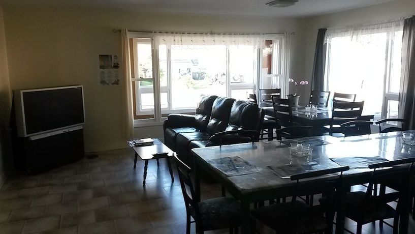 Imagen del bar/restaurante del Hotel Auberge la Sept-&Icirc;loise. Foto 2