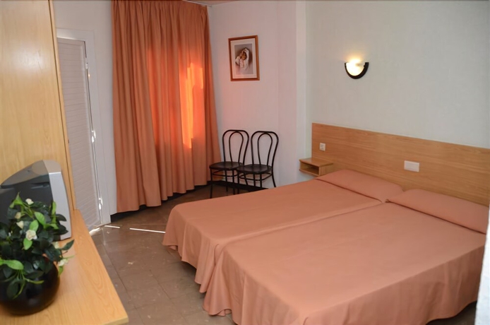 Imagen de la habitación del Hotel Aubi. Foto 2
