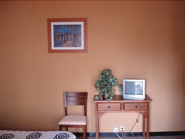 Imagen de la habitación del Hotel Aubi. Foto 7