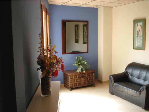 Imagen de los interiores del Hotel Aubi. Foto 18