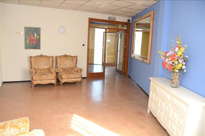 Imagen de los interiores del Hotel Aubi. Foto 19