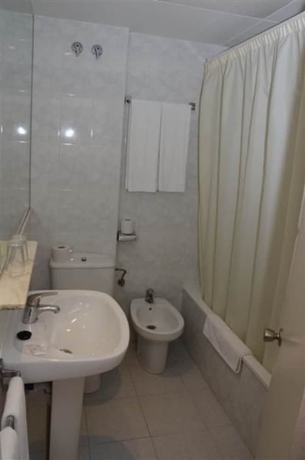 Imagen de la habitación del Hotel Aubi. Foto 14