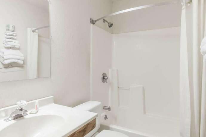 Imagen general del Hotel Auburn Inn. Foto 6