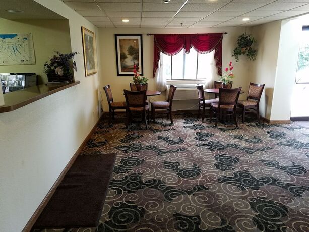 Imagen general del Hotel Auburn Inn. Foto 12