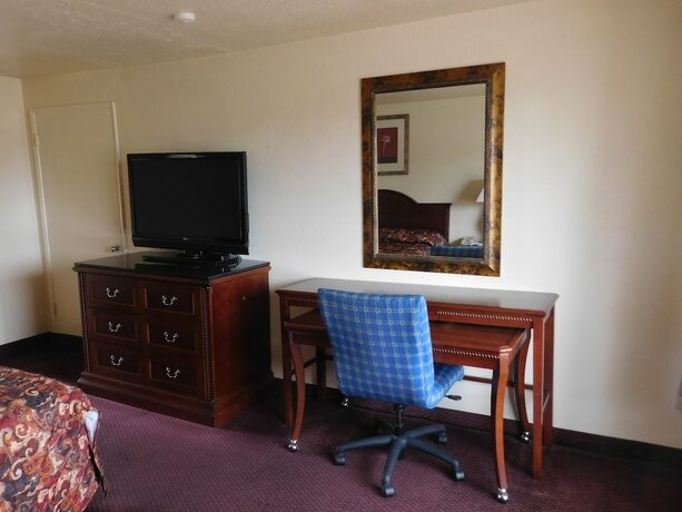 Imagen de la habitación del Hotel Auburn Motel. Foto 18