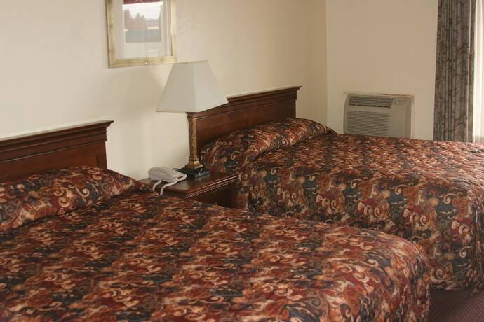 Imagen de la habitación del Hotel Auburn Motel. Foto 19