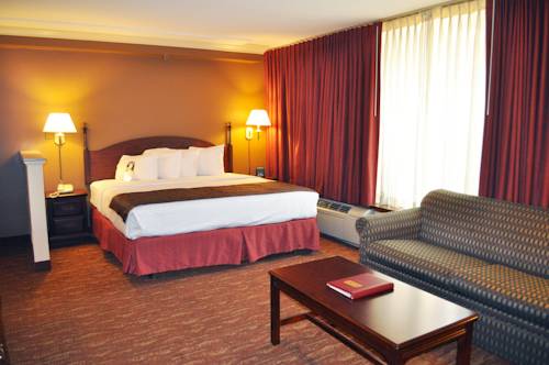 Imagen de la habitación del Hotel Auburn Place and Suites. Foto 7
