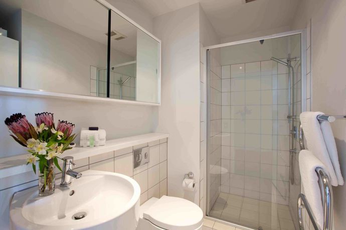 Imagen de la habitación del Hotel Auckland Harbour Suites. Foto 7