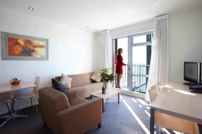 Imagen de los interiores del Hotel Auckland Harbour Suites. Foto 13