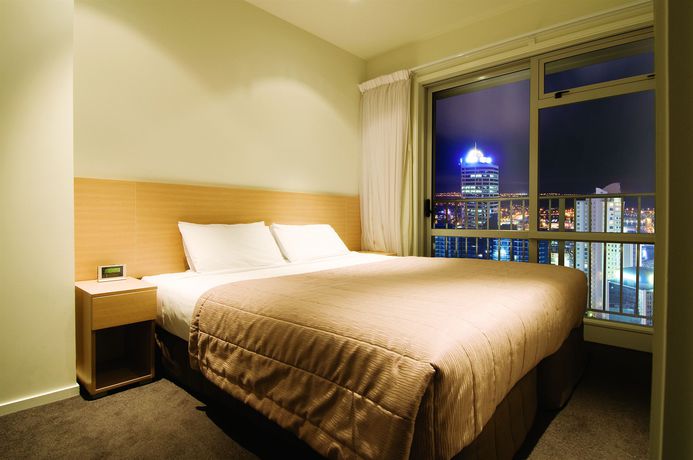 Imagen de la habitación del Hotel Auckland Harbour Suites. Foto 9