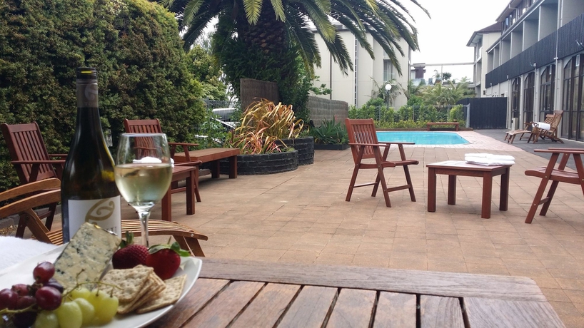 Imagen de la piscina del Hotel Auckland Rose Park. Foto 16