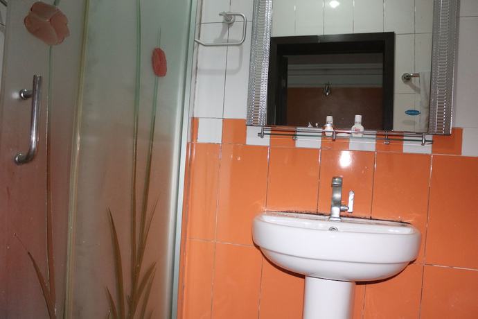 Imagen de la habitación del Hotel Au-del&agrave; des Frontieres. Foto 7